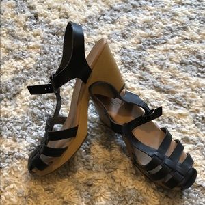 Old Navy T-Strap Clog Platform Sandals